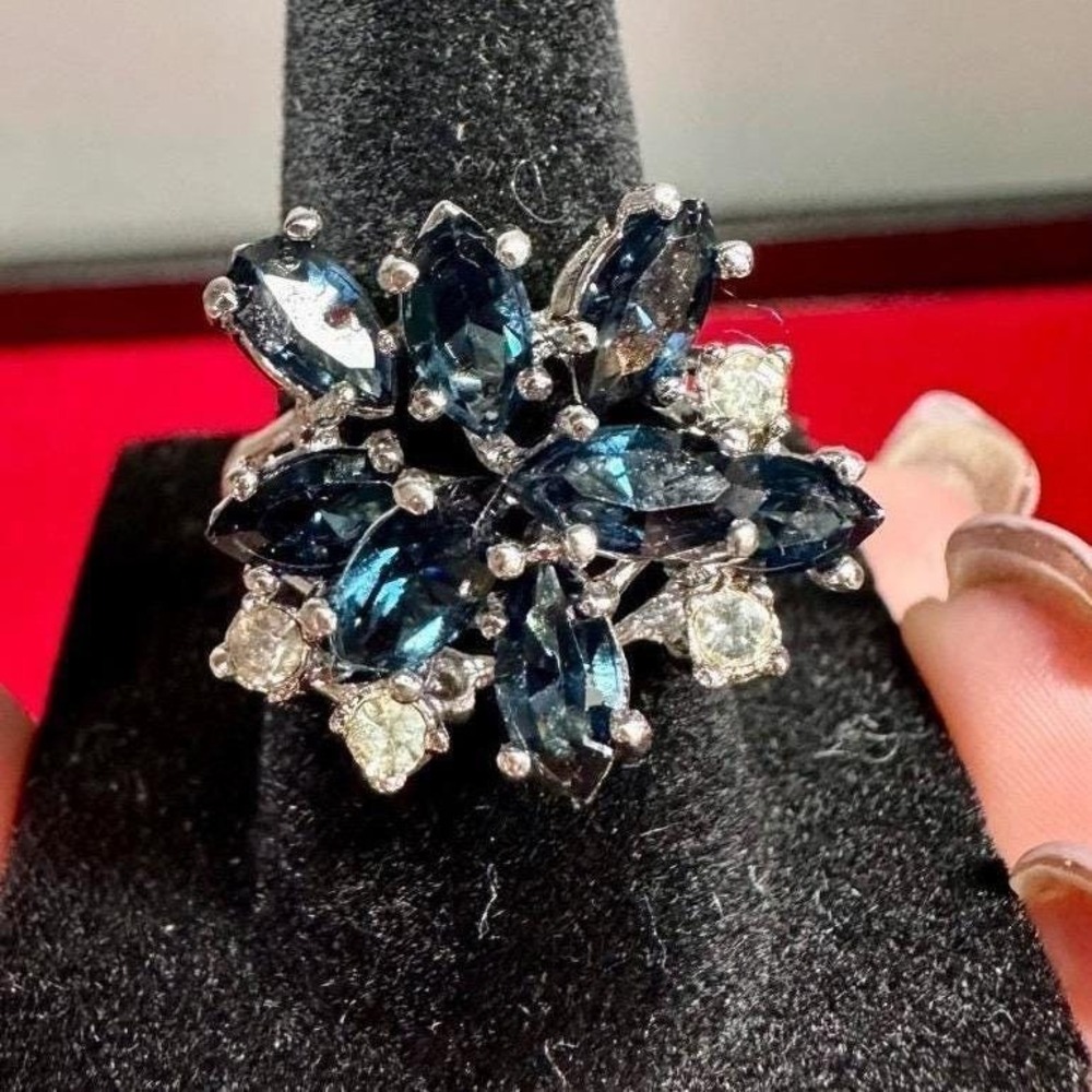 Blue Sapphire Look Cluster Ring Size 7 18K GE Rhinestone Cocktail Silver-Tone